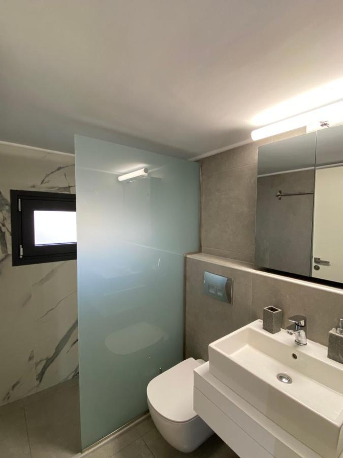 Hotel Alex Метоні Екстер'єр фото