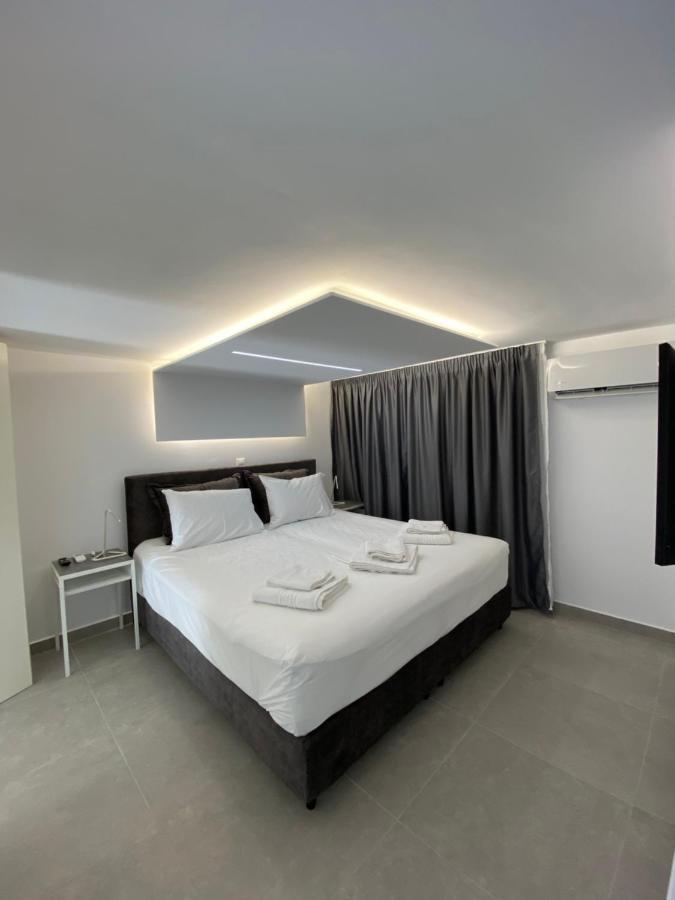 Hotel Alex Метоні Екстер'єр фото
