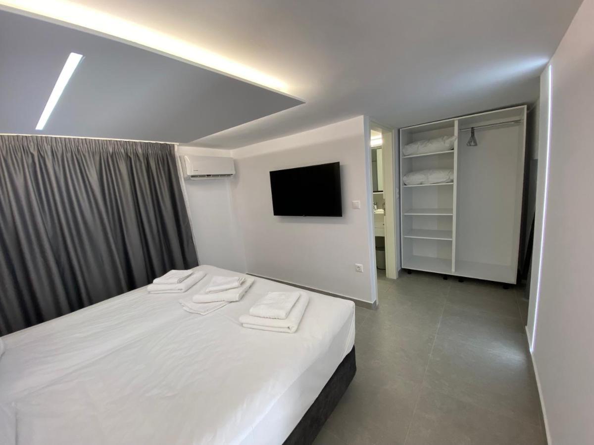 Hotel Alex Метоні Екстер'єр фото