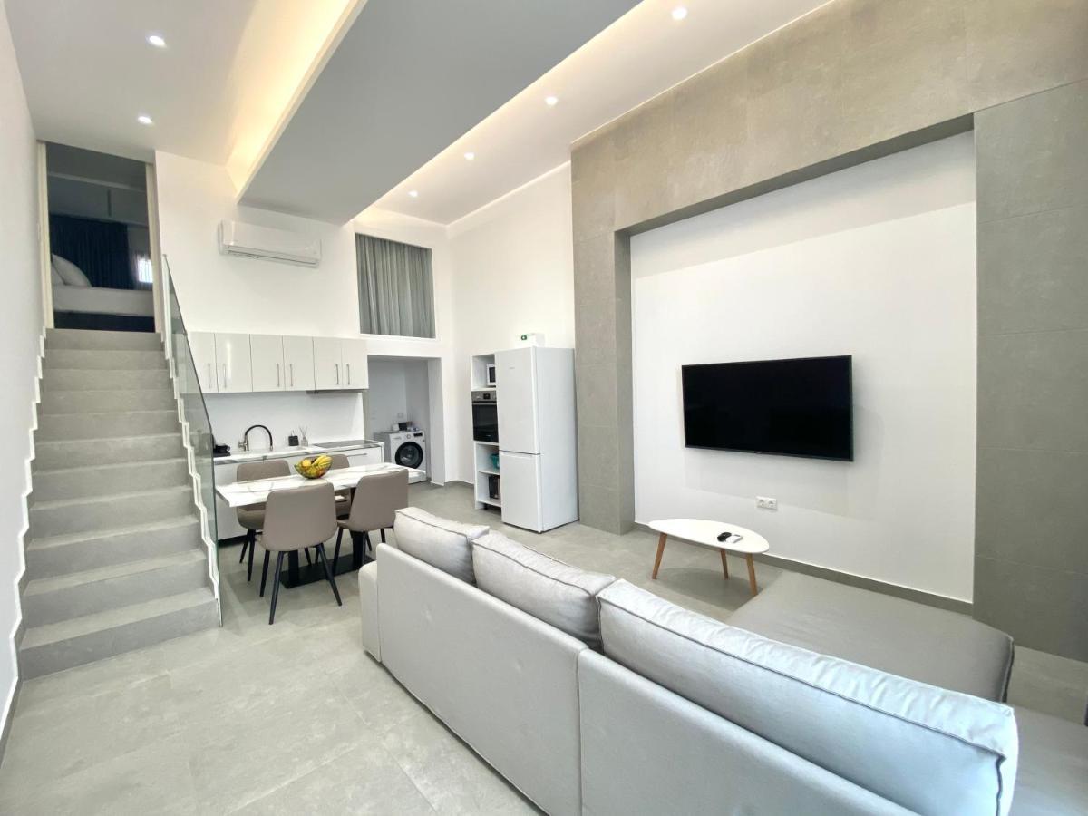 Hotel Alex Метоні Екстер'єр фото