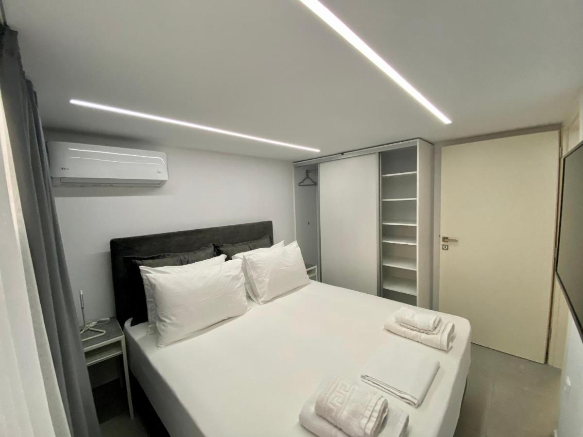 Hotel Alex Метоні Екстер'єр фото