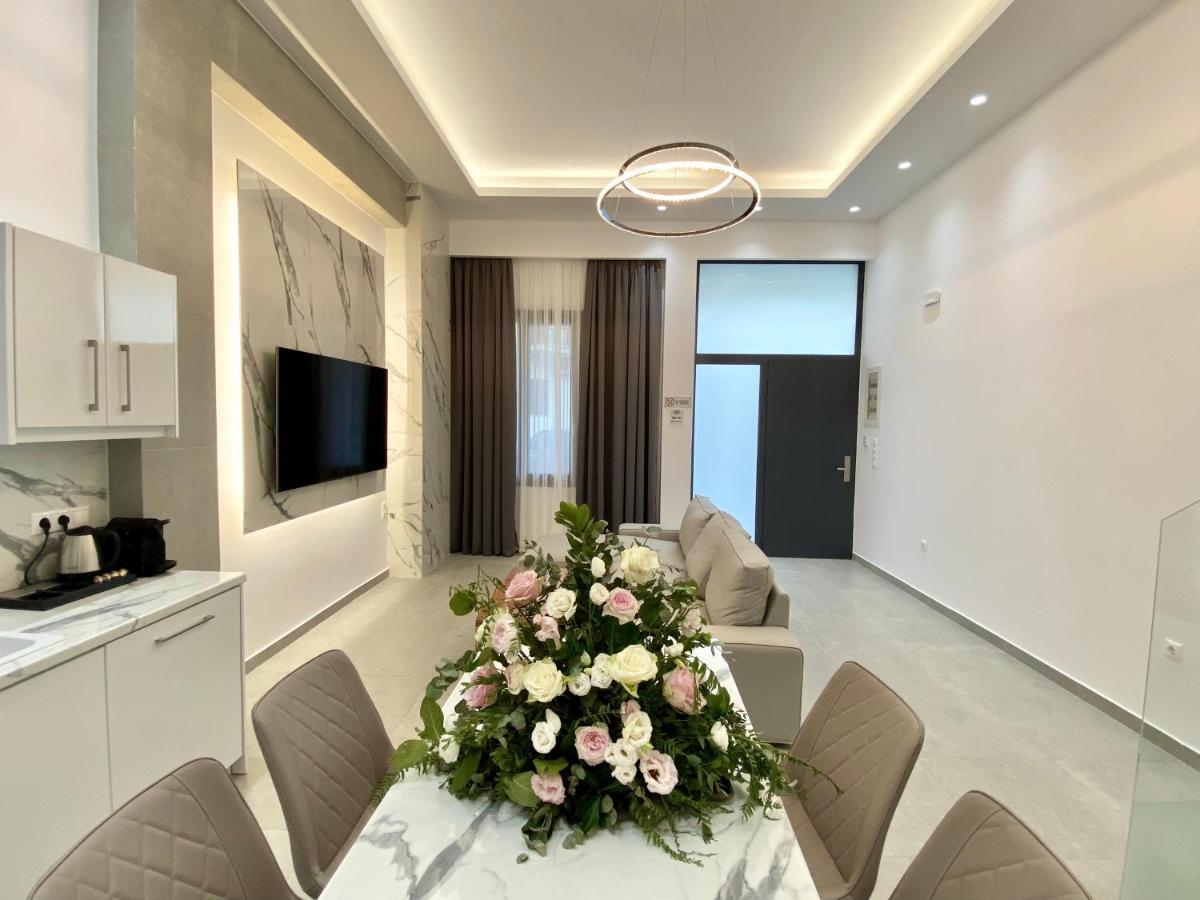 Hotel Alex Метоні Екстер'єр фото