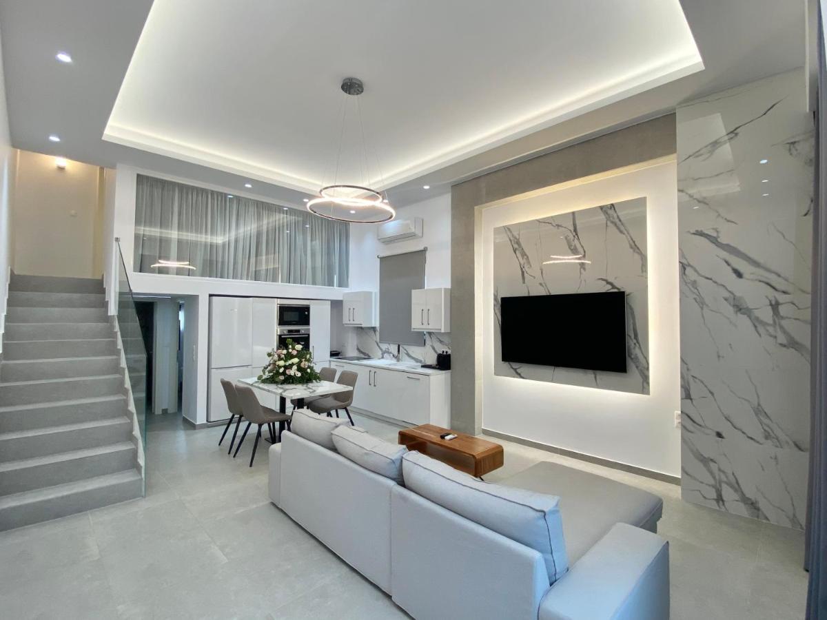 Hotel Alex Метоні Екстер'єр фото