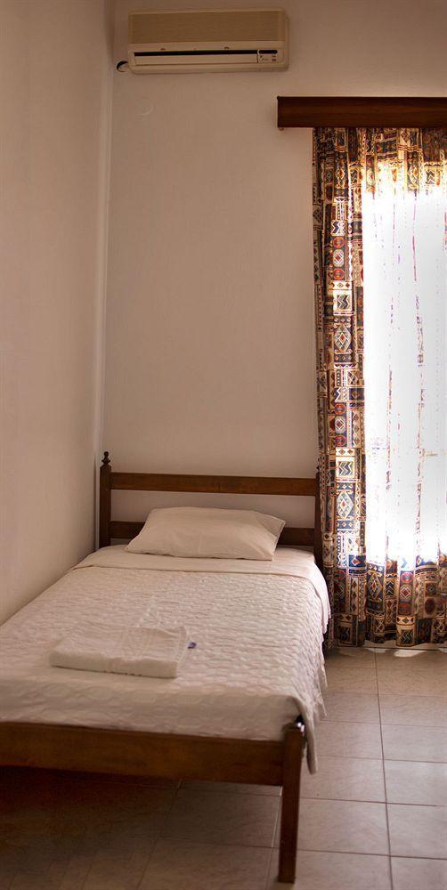 Hotel Alex Метоні Екстер'єр фото