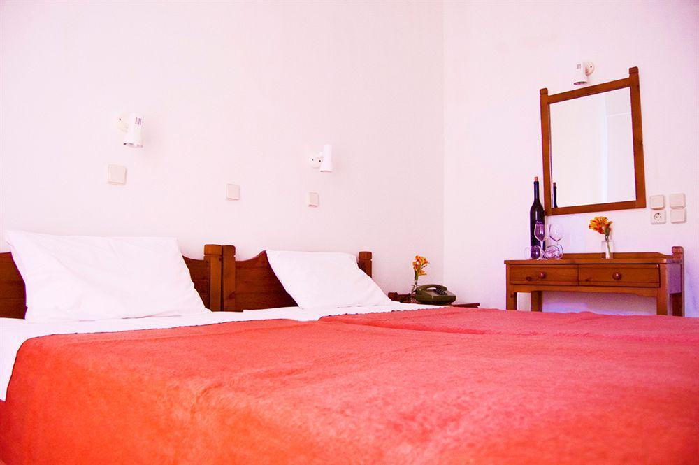 Hotel Alex Метоні Екстер'єр фото
